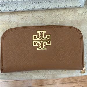 Tory Burch wallet